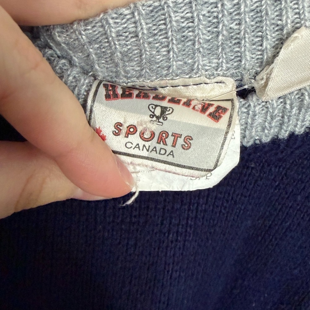 Vintage Toronto Maple Leafs Knit Sweater โ Size Small/24 โ Made in Canada - Picture 3 of 8